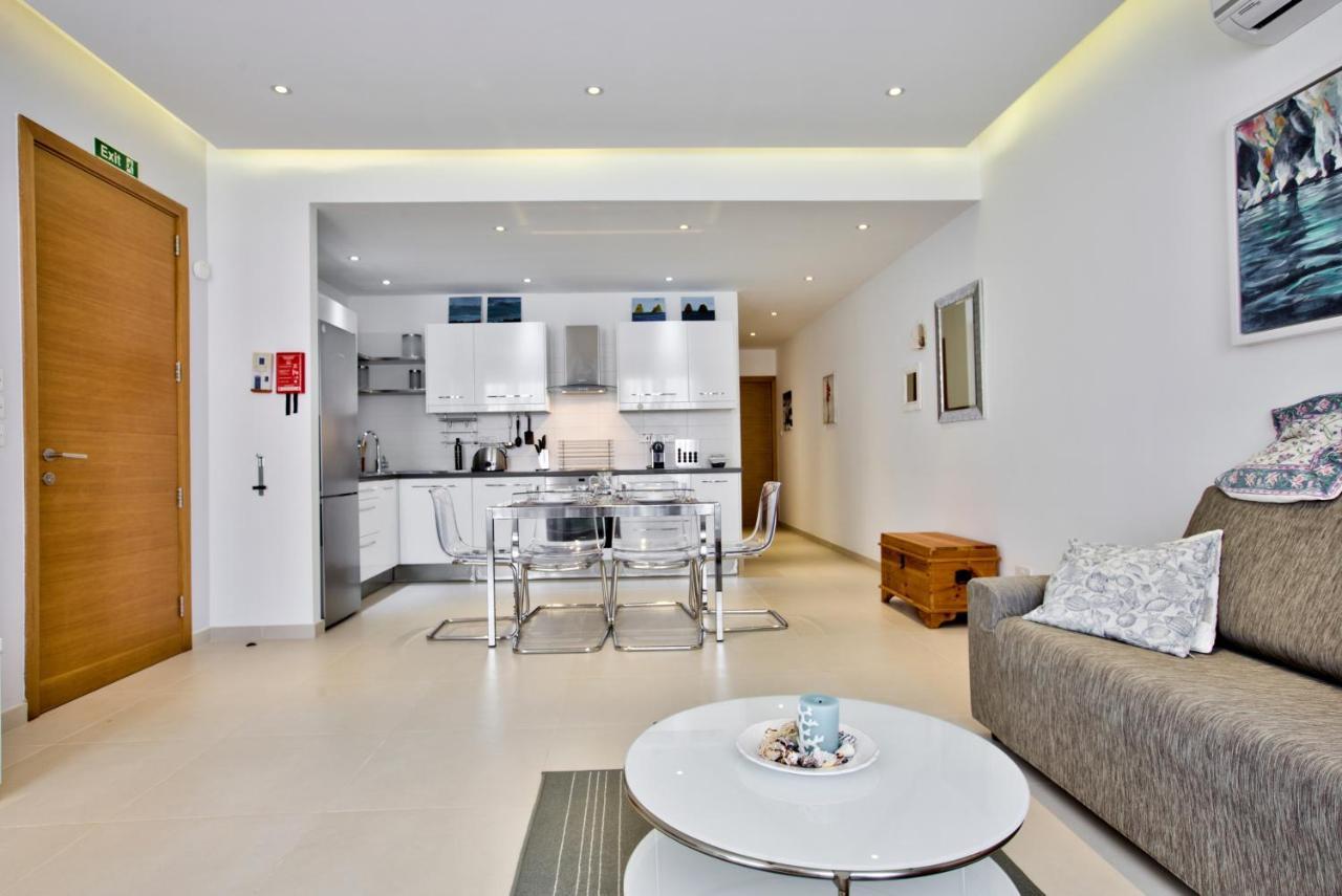 Bright And Central 2 Bedroom Apartment In Sliema Exterior foto